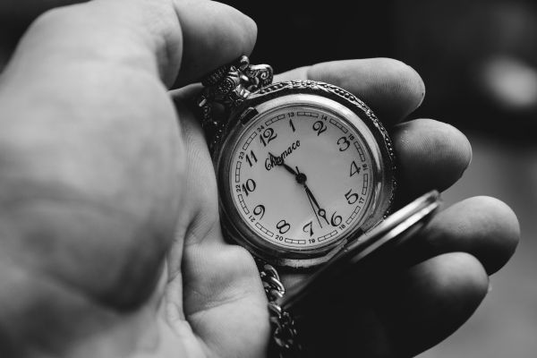 Chaîne, boîtier et cadran : les détails qui font une montre à gousset